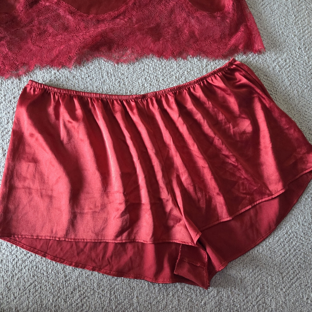 Elegant Victoria’s Secret Red Satin Lace Lingerie Set M | Babydoll & Shorts - Picture 7 of 10